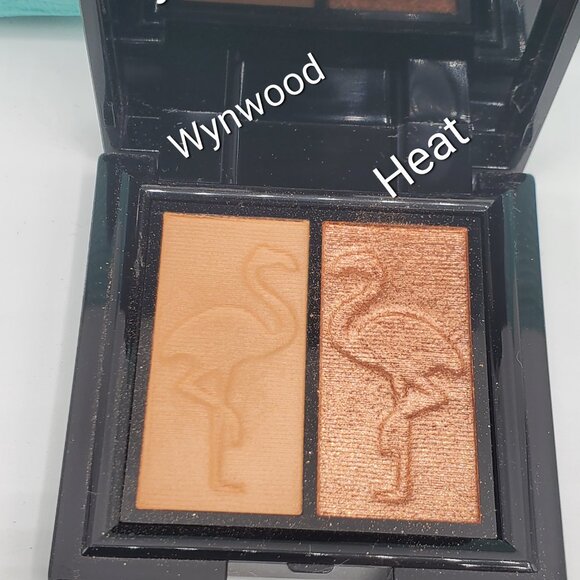 SHAINA B Travel Size Eyeshadow Duo + Makeup Bag - Picture 2 of 6